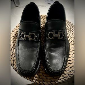 Authentic Salvatore Ferragamo black leather mocasines size 9 men shoes